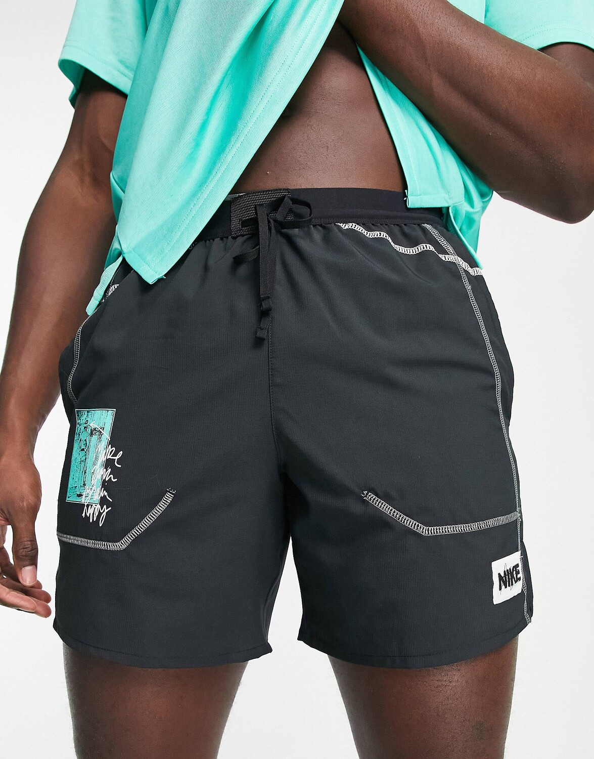 

Черные шорты Nike Running DYE Stride Dri-FIT 7 дюймов