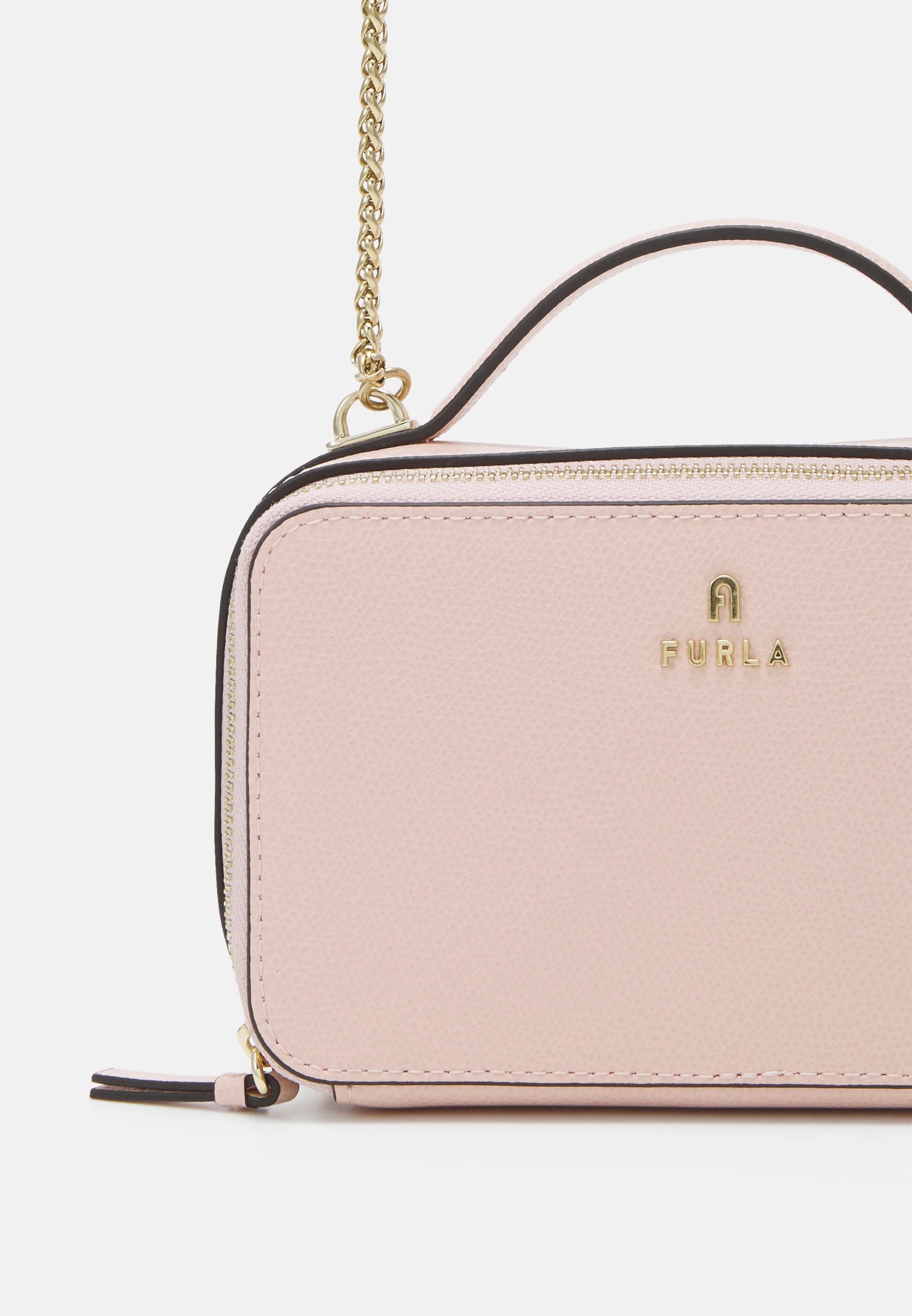 Furla camelia. Furla Camelia Mini Crossbody. Furla Camelia Envelope. Фурла сумки 2016 года.