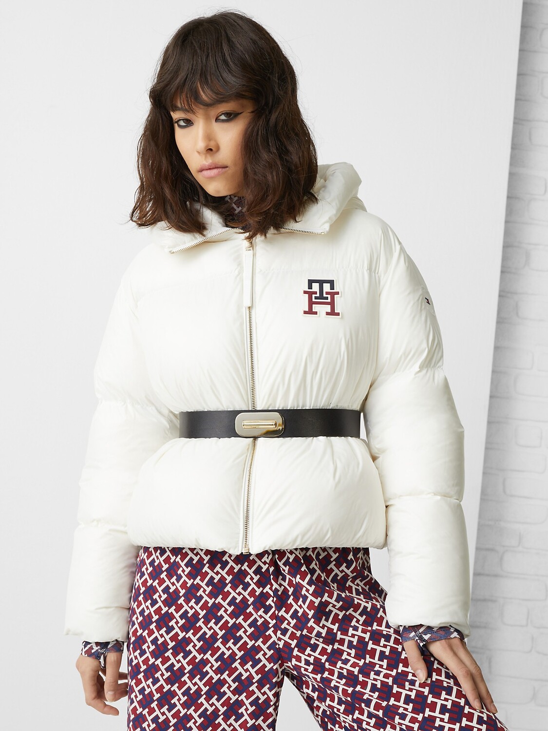

Пуховик th monogram Tommy Hilfiger, экрю
