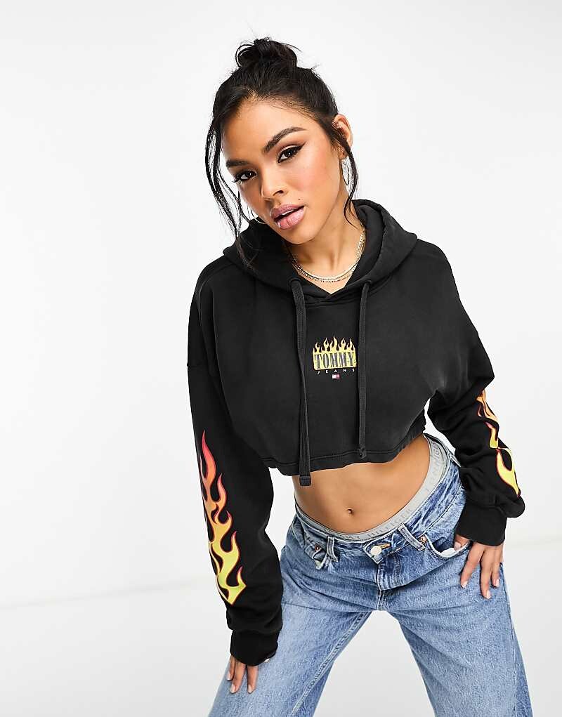 

Tommy Jeans – Супер укороченная толстовка черного цвета с винтажным пламенным логотипом
