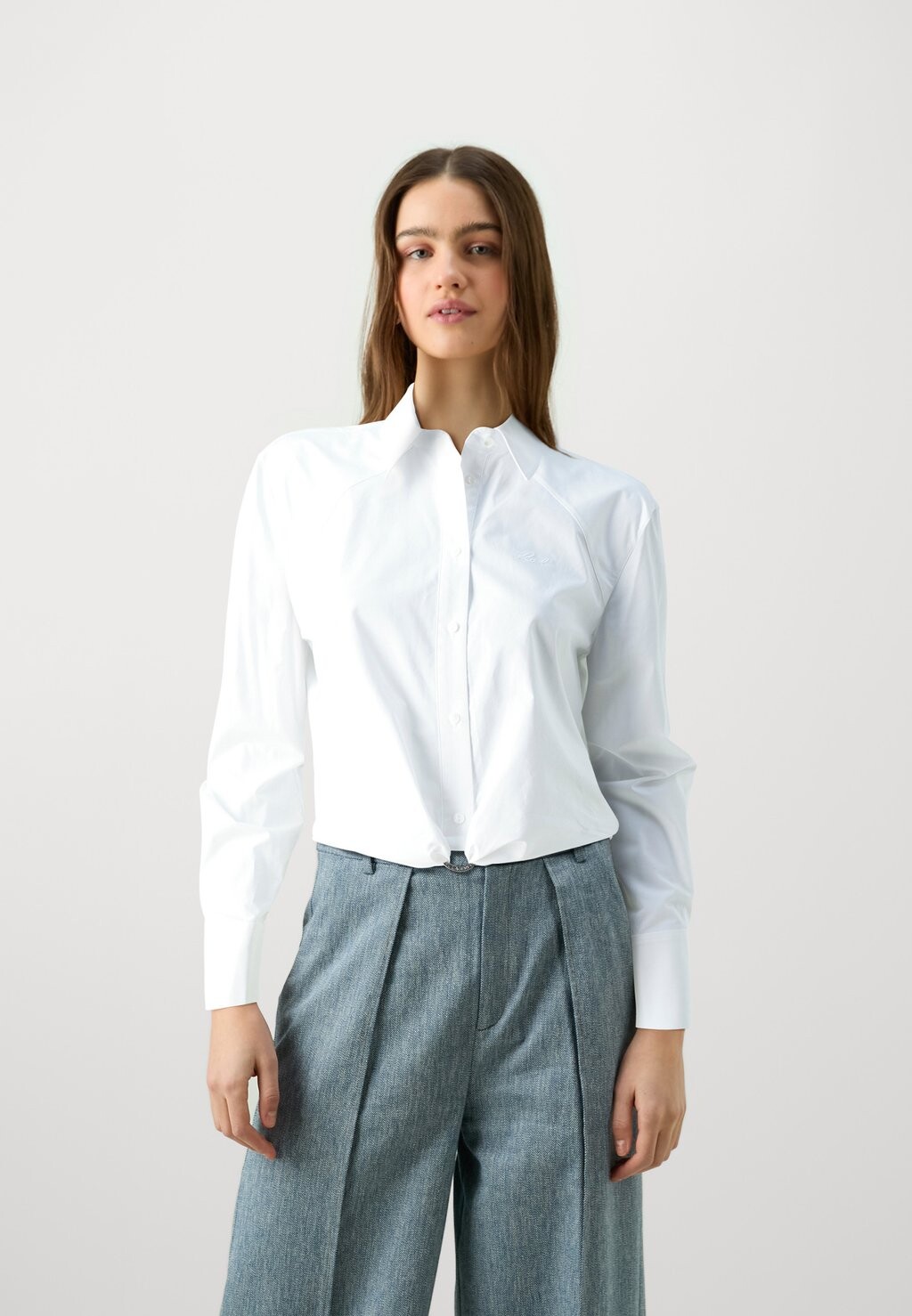 

Блузка на пуговицах CROPPED D RING SHIRT KARL LAGERFELD, белый