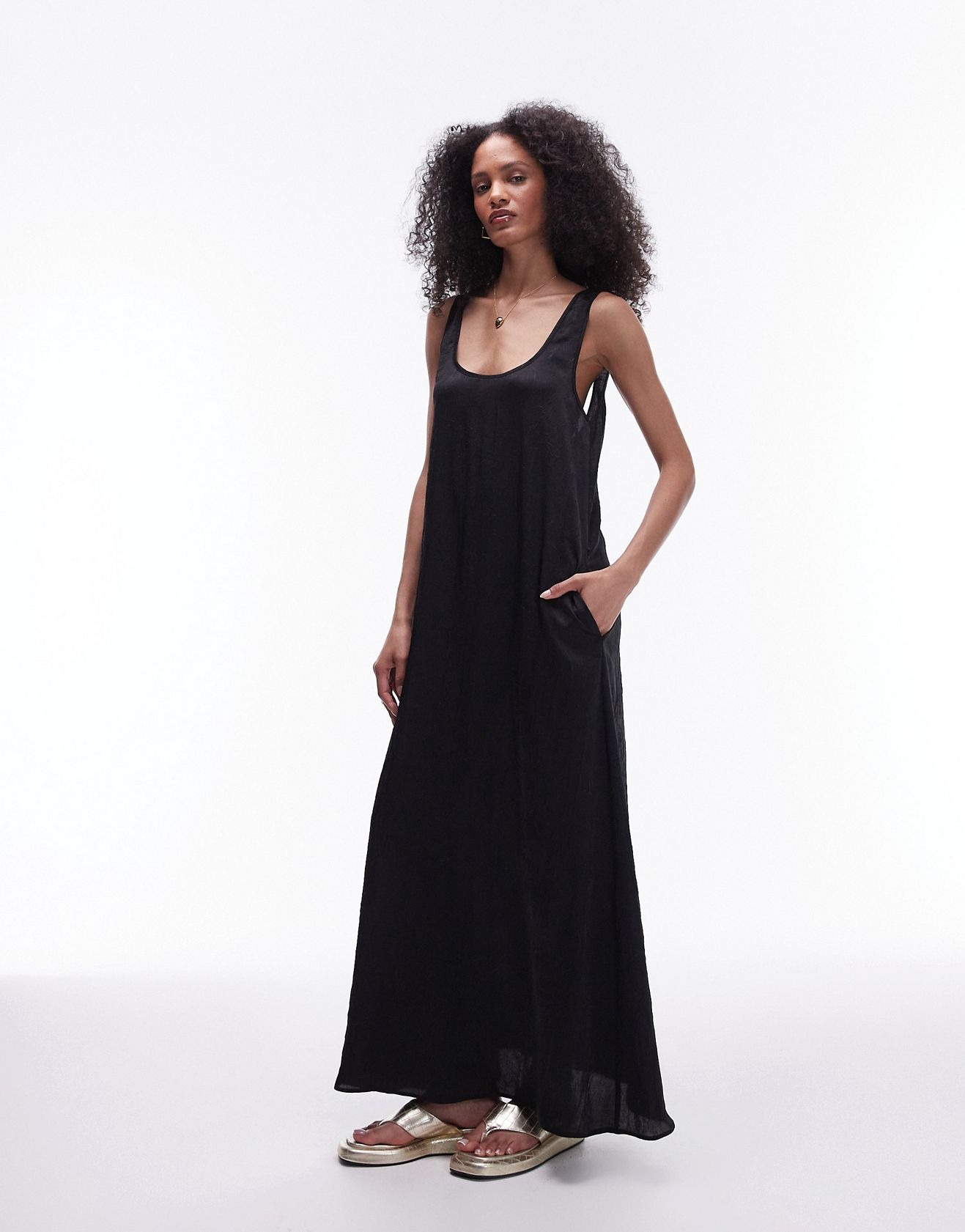 Платье Topshop Maxi With Ruffles, черный платье макси серебристого цвета с эффектом металлик topshop