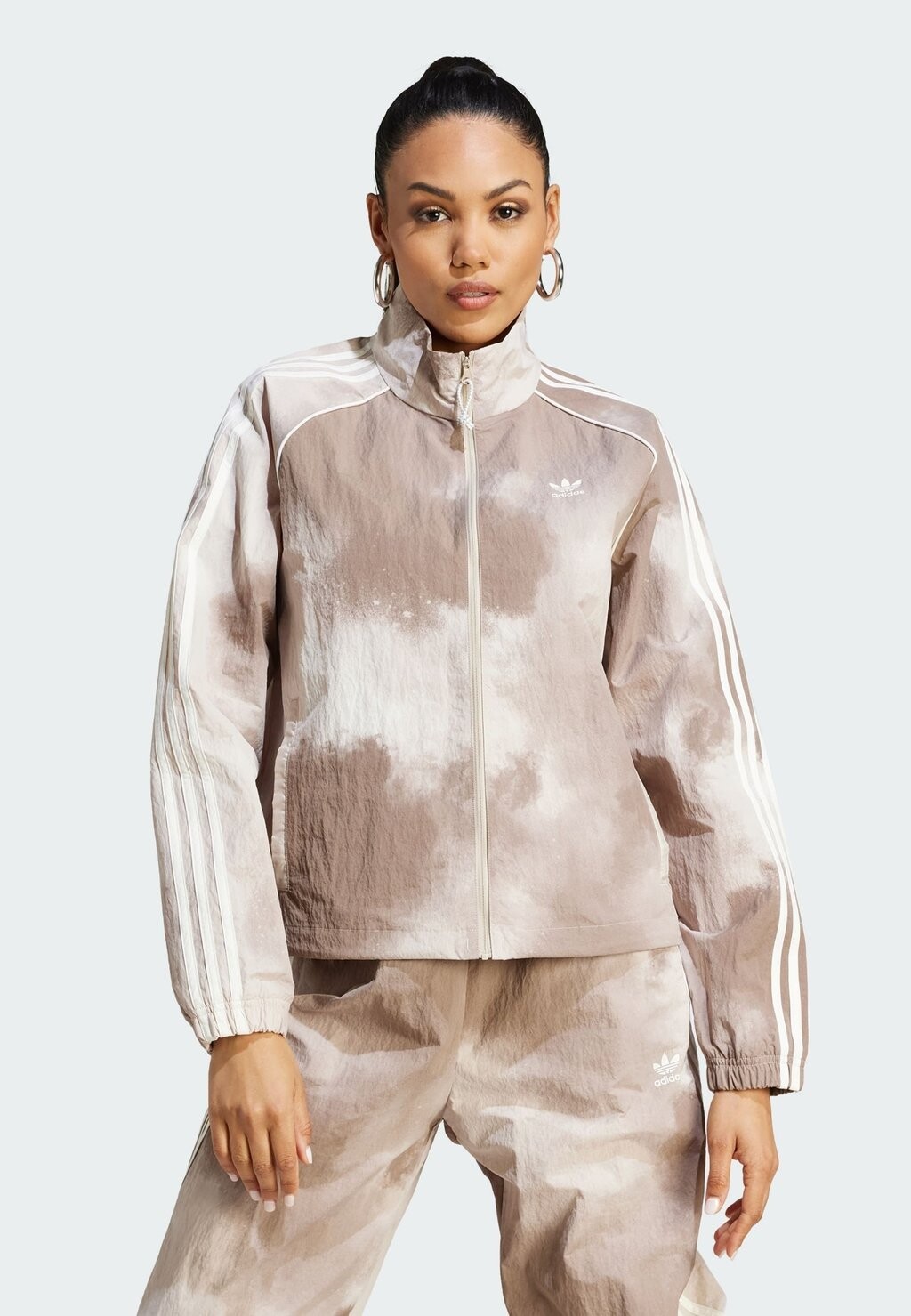 

Тренировочная куртка adidas Originals, бежевый