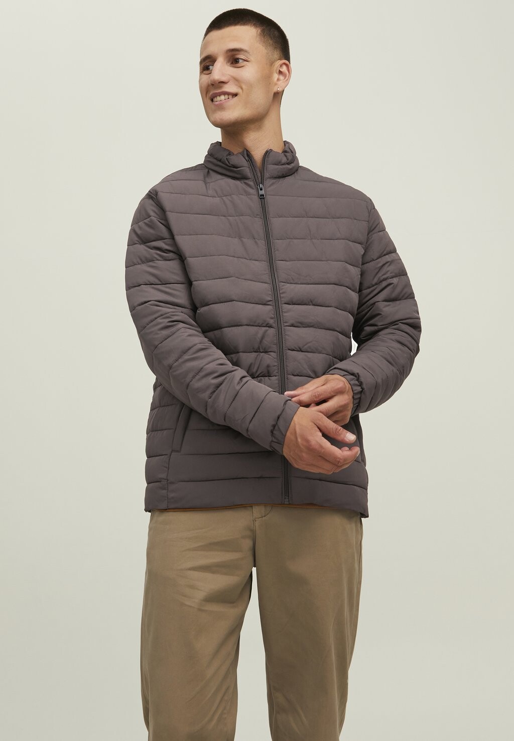 

Промежуточный мешок Jack & Jones JJERECYCLE PUFFER COLLAR, цвет mulch