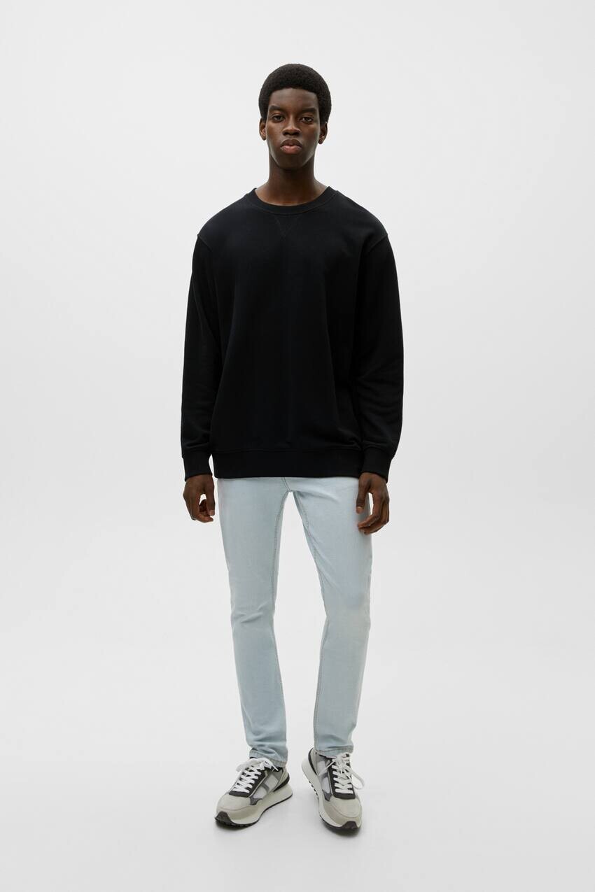 

Комфортные джинсы узкого кроя из хлопка Pull&Bear, бледный индиго