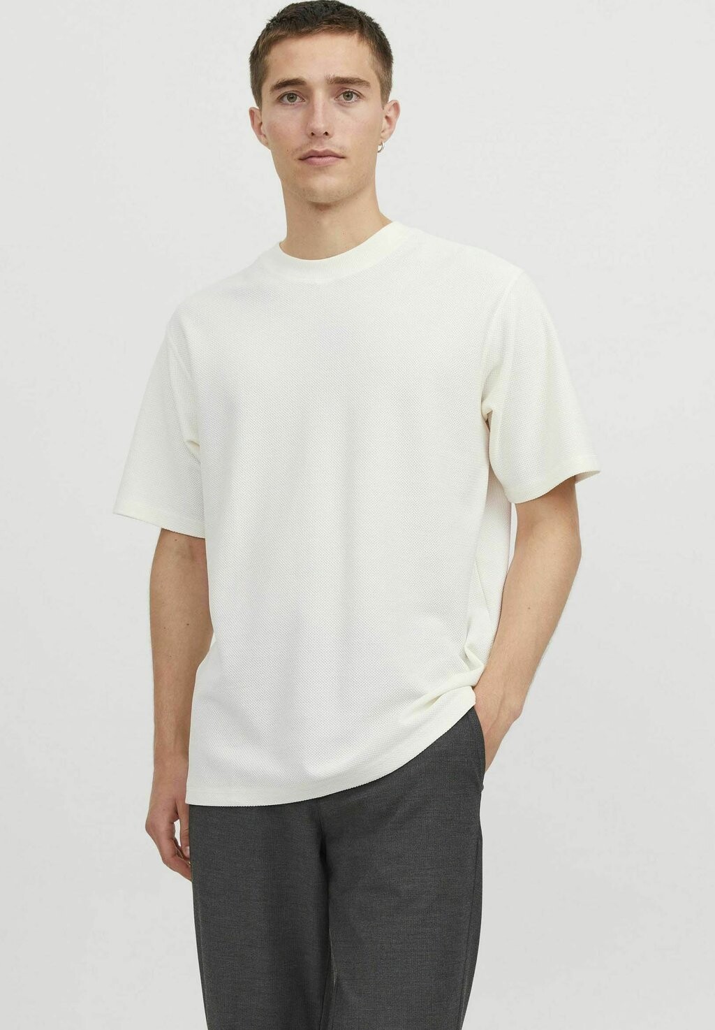 

Базовая футболка CREW NECK Jack & Jones, тофу