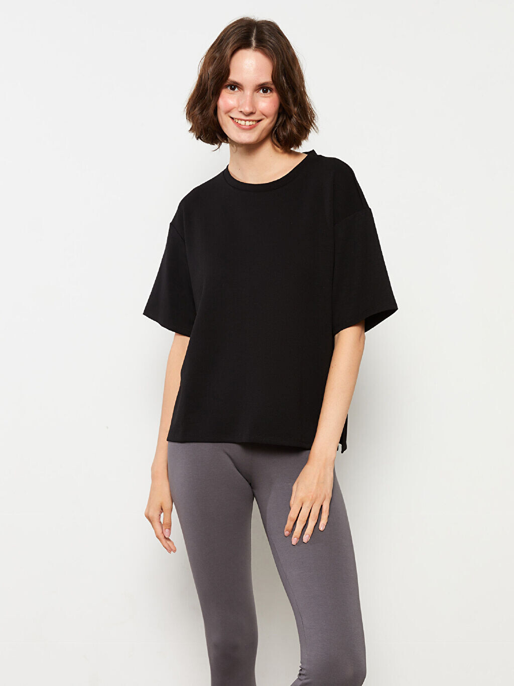 

Женская футболка с круглым вырезом и коротким рукавом LCW Casual, Черный