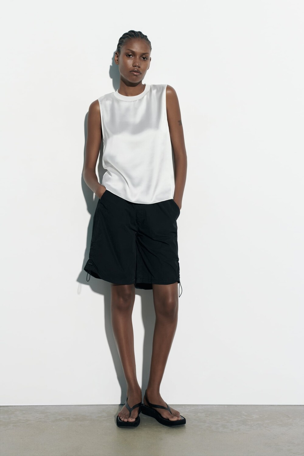 

Атласный топ в рубчик ZARA, белый