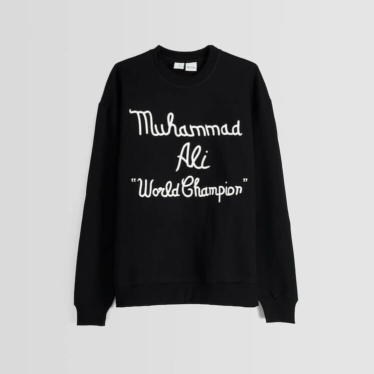

Свитшот Bershka Muhammad Ali Print Round Neck, черный