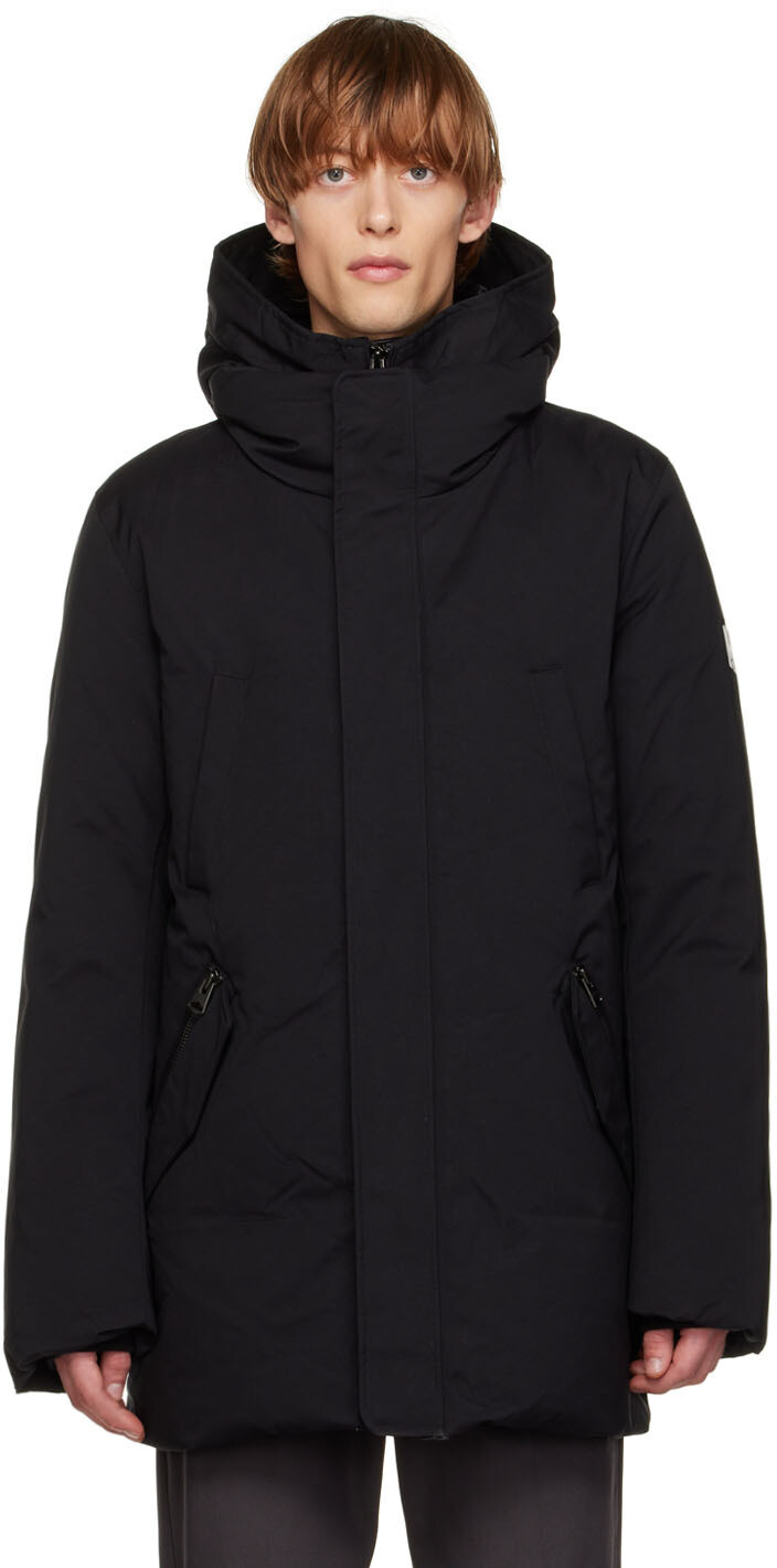 

Черный пуховик Edward Mackage