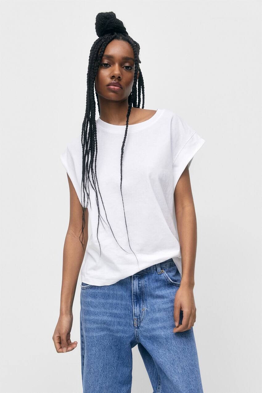 

Базовая футболка с короткими рукавами и отделкой Pull&Bear, белый