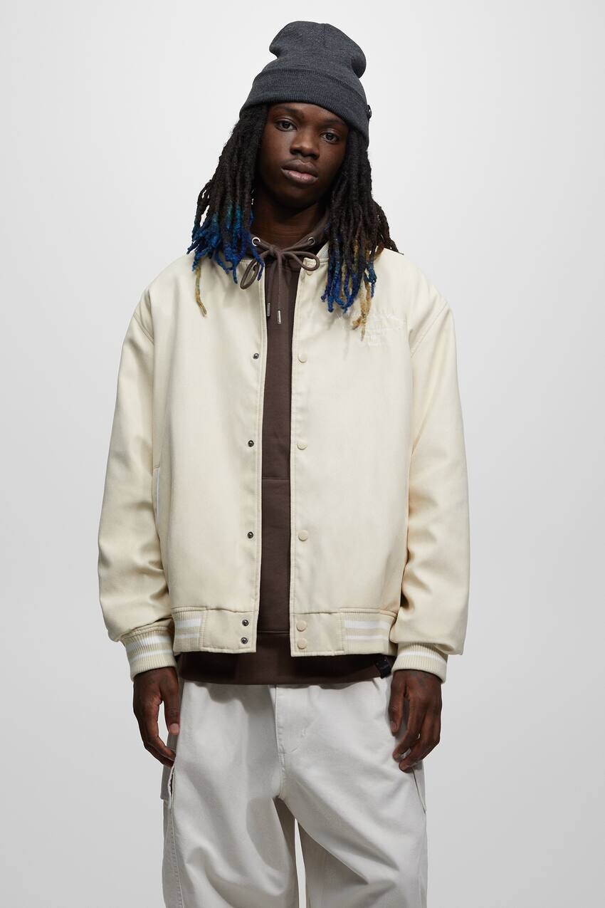 

Куртка-бомбер из искусственной замши Pull&Bear, песочный