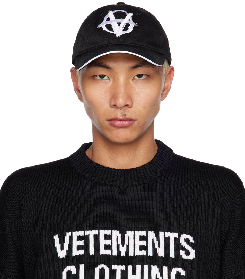 

Черная шапка анархии VETEMENTS