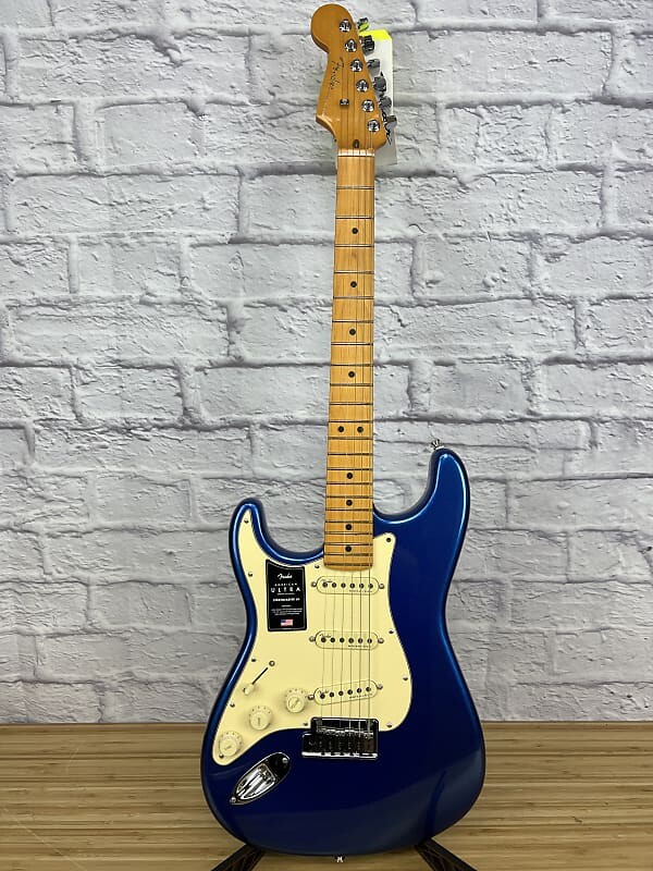 

Электрогитара Fender American Ultra Stratocaster Left-Handed with Maple Fretboard 2021 - Present - Cobra Blue