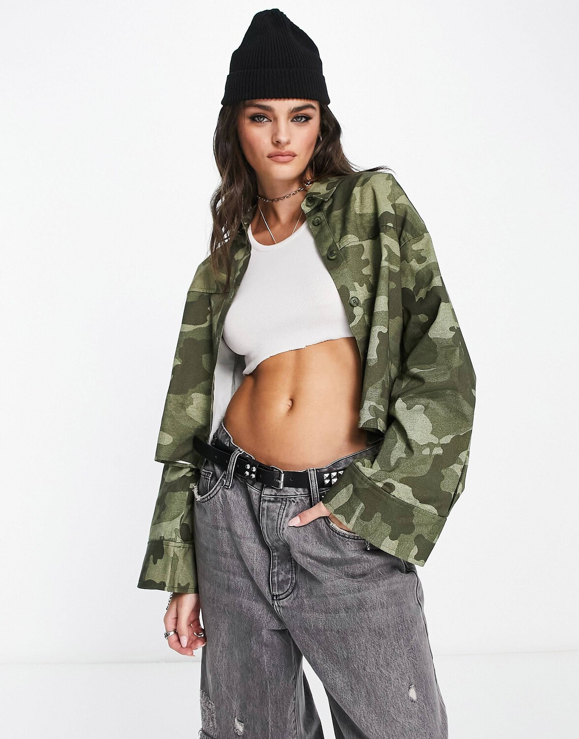 

Укороченная куртка свободного кроя с камуфляжным принтом ASOS DESIGN