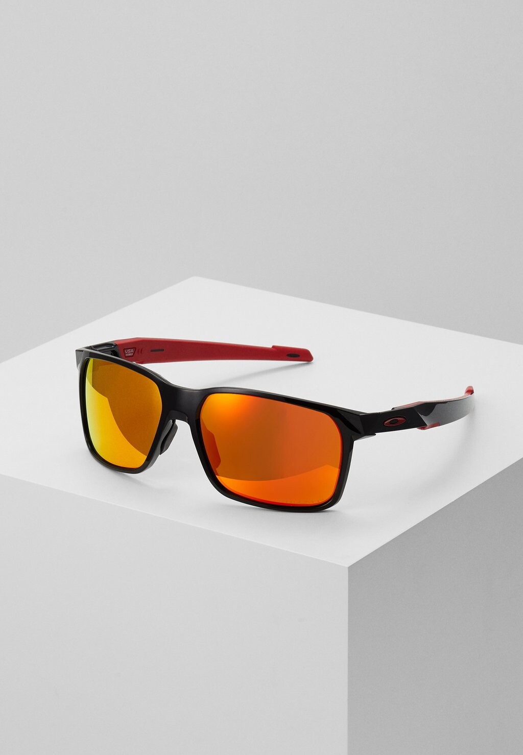 

Солнцезащитные очки PORTAL UNISEX Oakley, цвет black