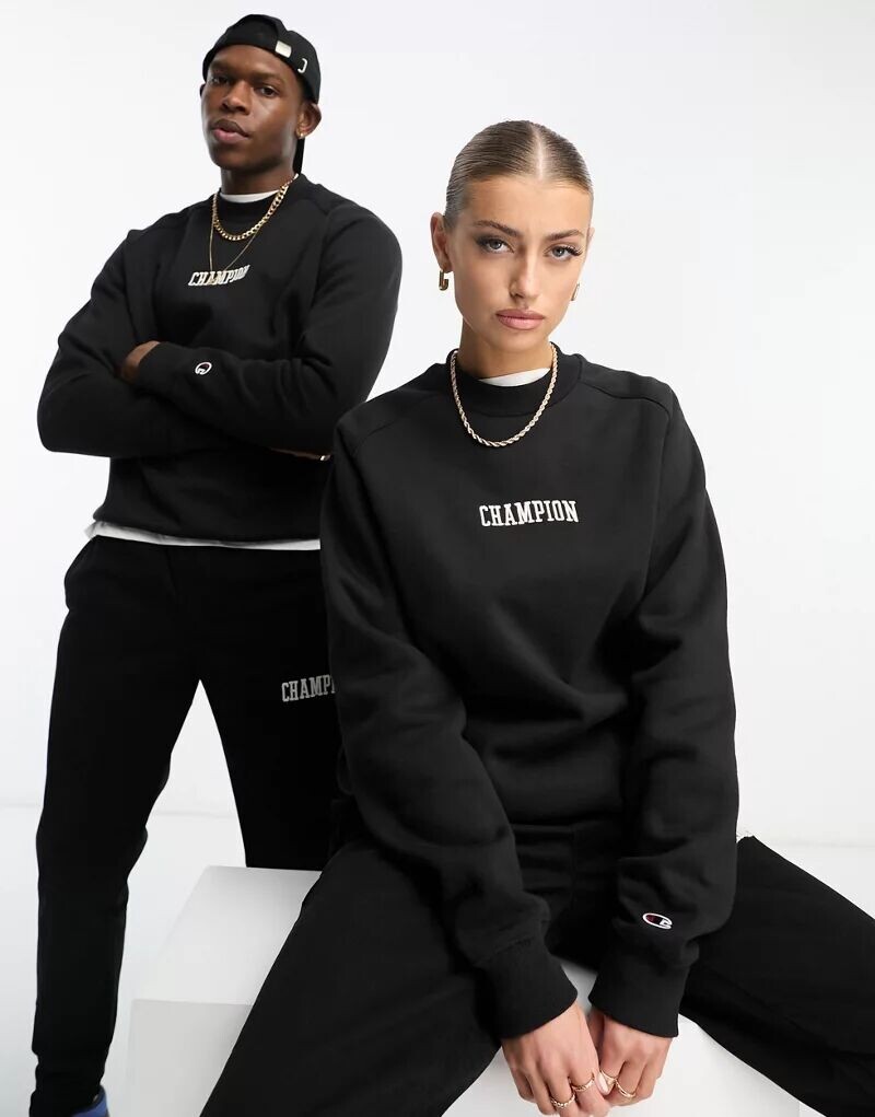 

Черная толстовка унисекс Champion с небольшим логотипом