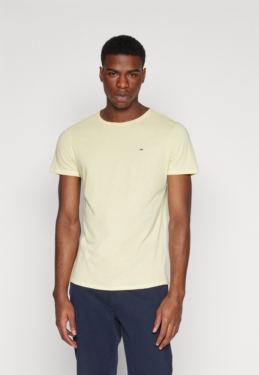 Базовая футболка Slim Jasper Neck Tommy Jeans, цвет lemon zest