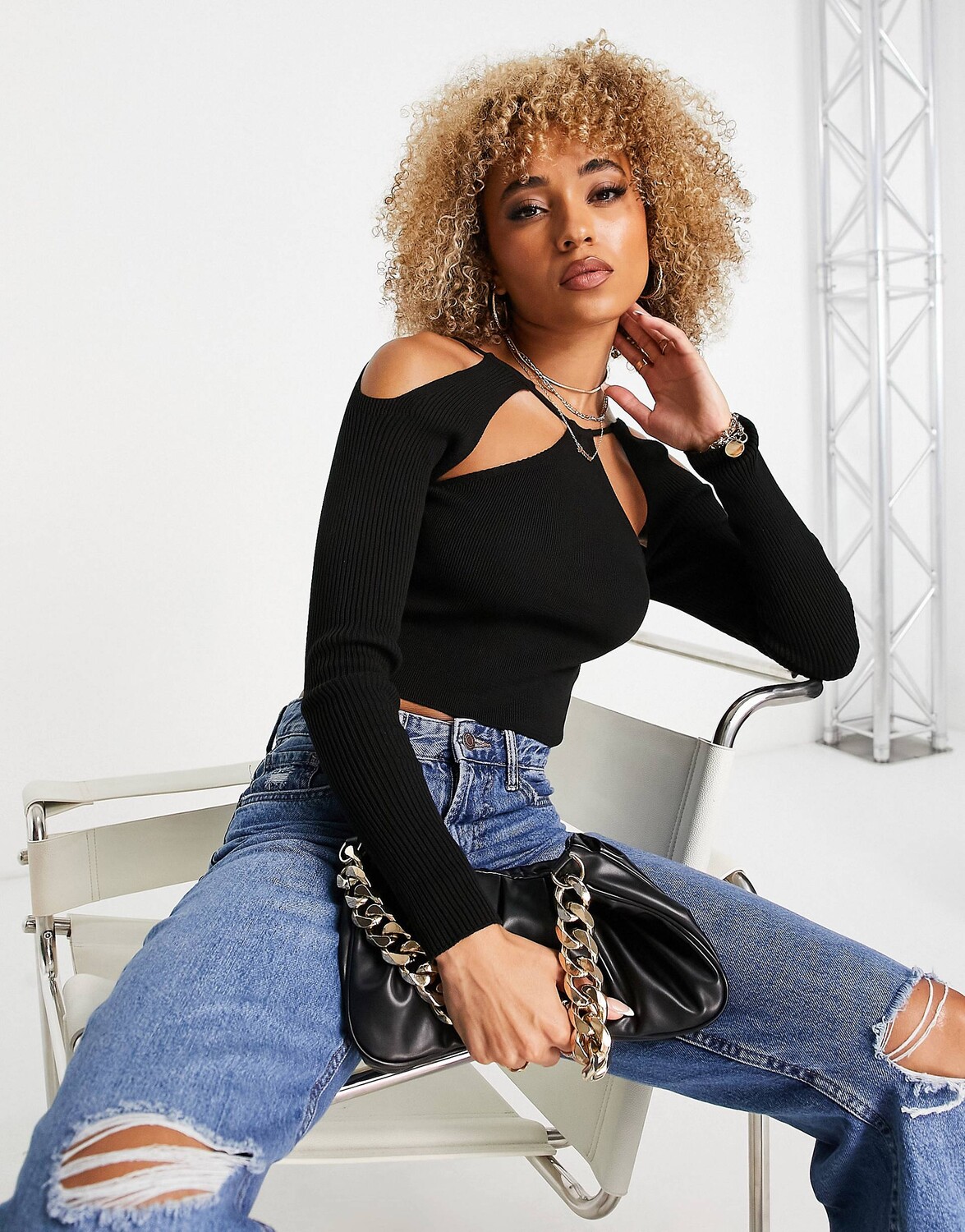 

Черный джемпер с вырезами на плечах и горловине ASOS DESIGN