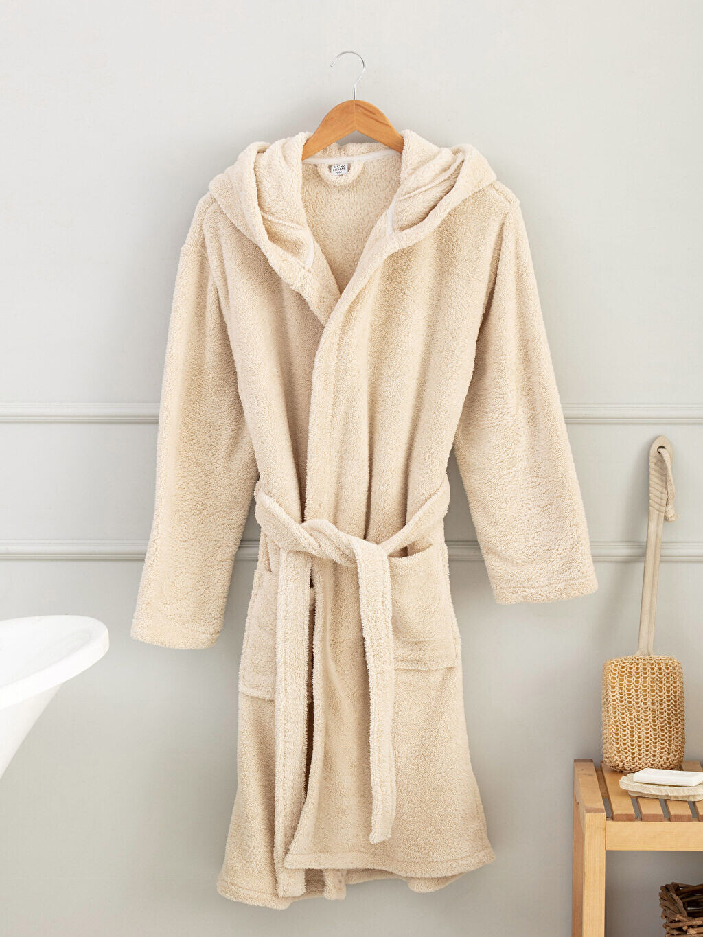 

Длинный женский халат с капюшоном LCW Home