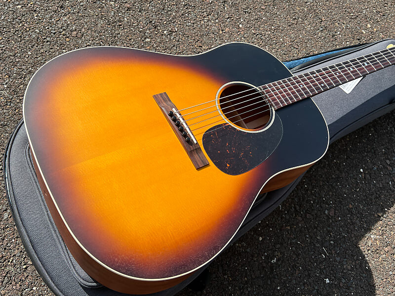 

2022 К.Ф. Акустическая гитара Martin DSS-17 Dreadnought Whiskey Sunset с футляром DSS-17 Dreadnought Acoustic Guitar