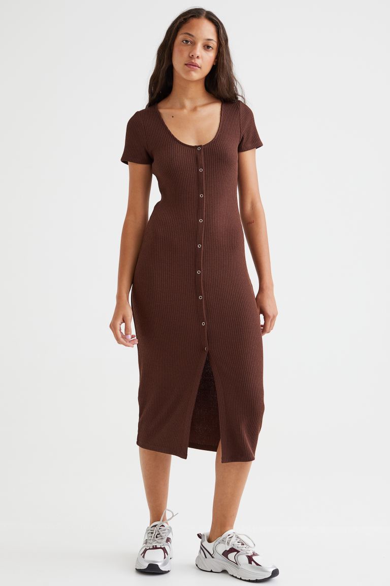 Трикотажное платье в рубчик H&M, темно коричневый облегающее платье из трикотажа в рубчик h