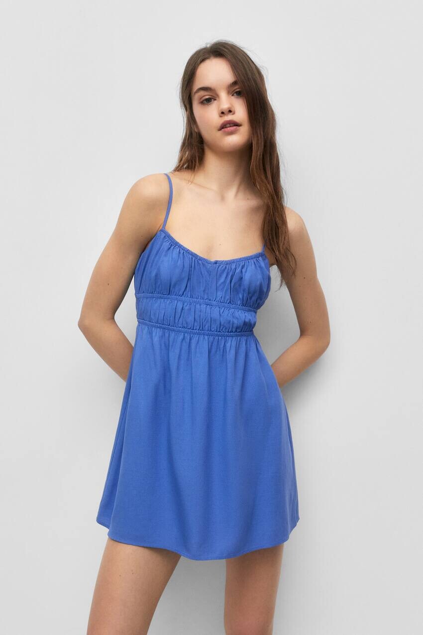 

Короткое платье на бретелях Pull&Bear, синий