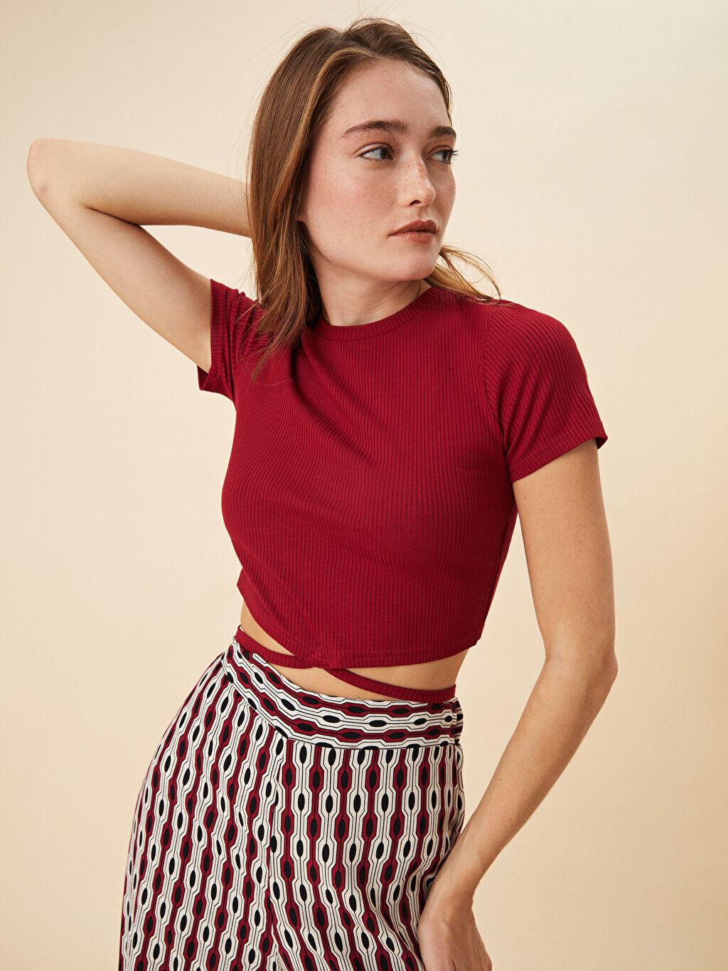 

Женская футболка с круглым вырезом и коротким рукавом LCW Casual, Красный