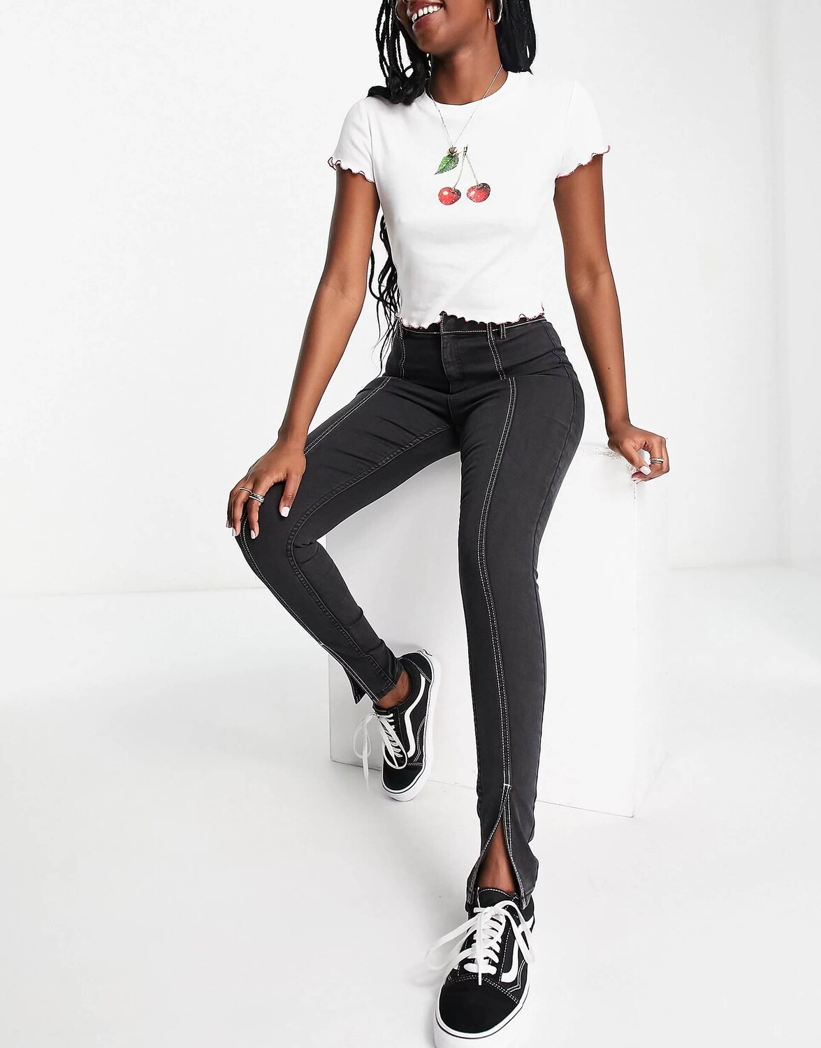 

Джинсы Miss Selfridge Contrast Stitch Split Hem Skinny, черный
