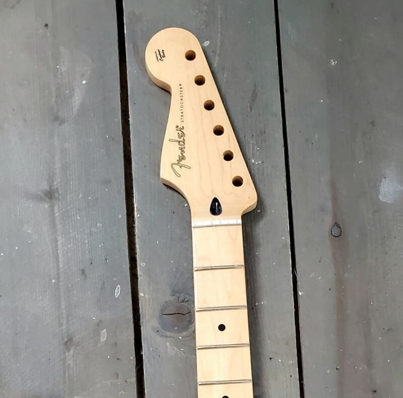 

Fender Strat с обратной передней бабкой Strat w/ reverse headstock