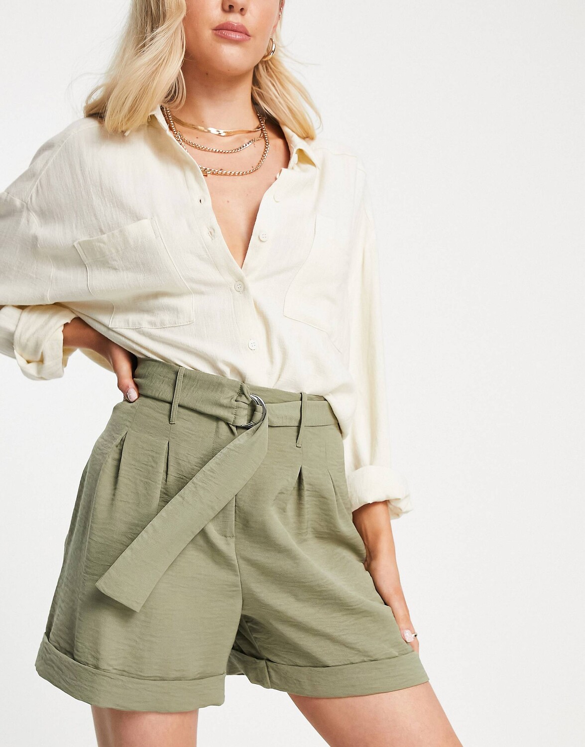 

Удлиненные шорты цвета хаки с полукруглым поясом ASOS DESIGN