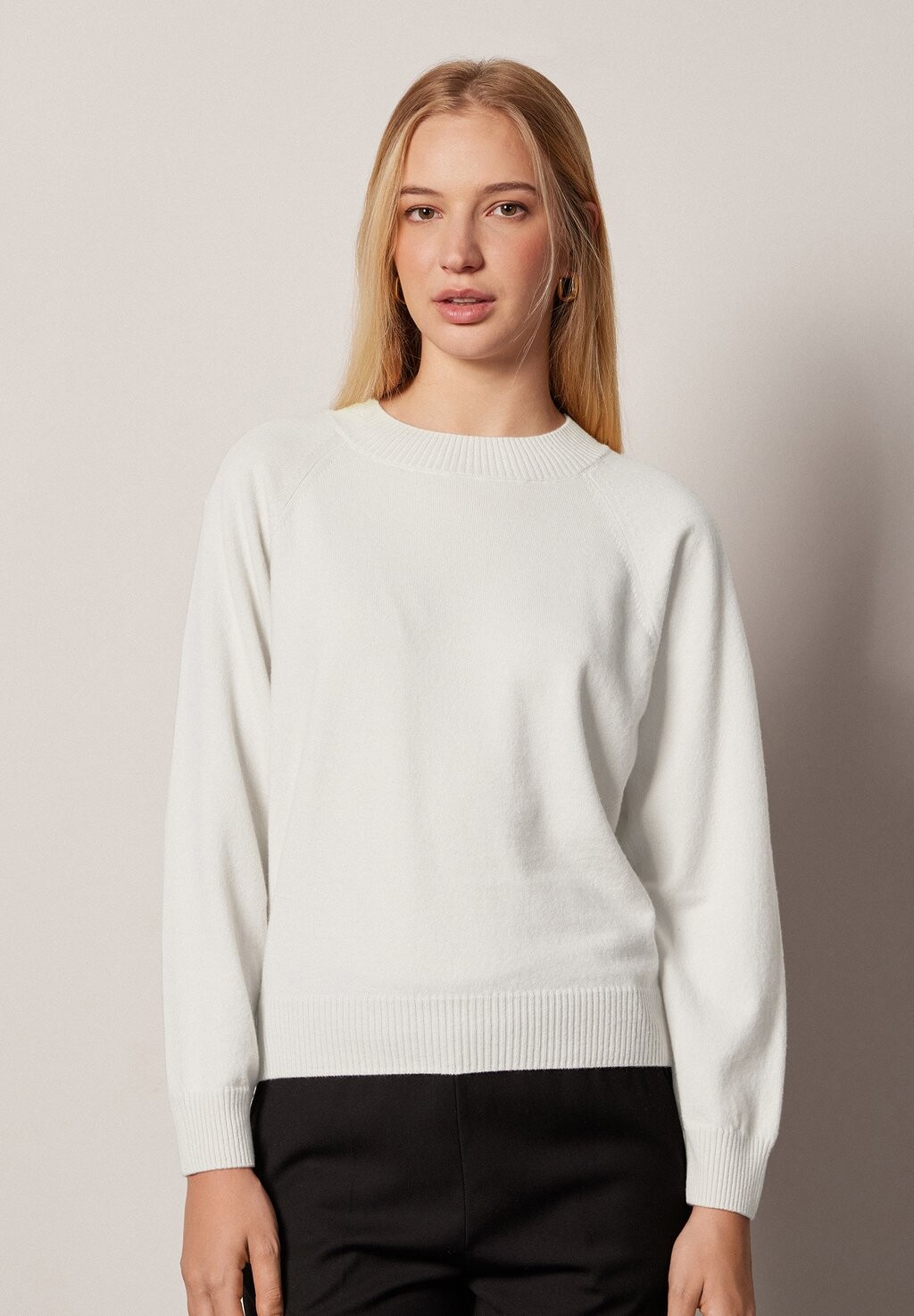 

Джемпер ULTRASOFT ROUND-NECK Falconeri, кремовый