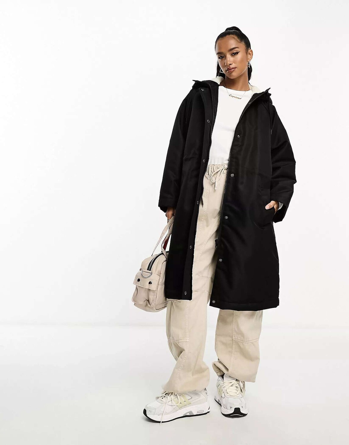 

Черный длинный плащ оверсайз с подкладкой из борга ASOS DESIGN Petite