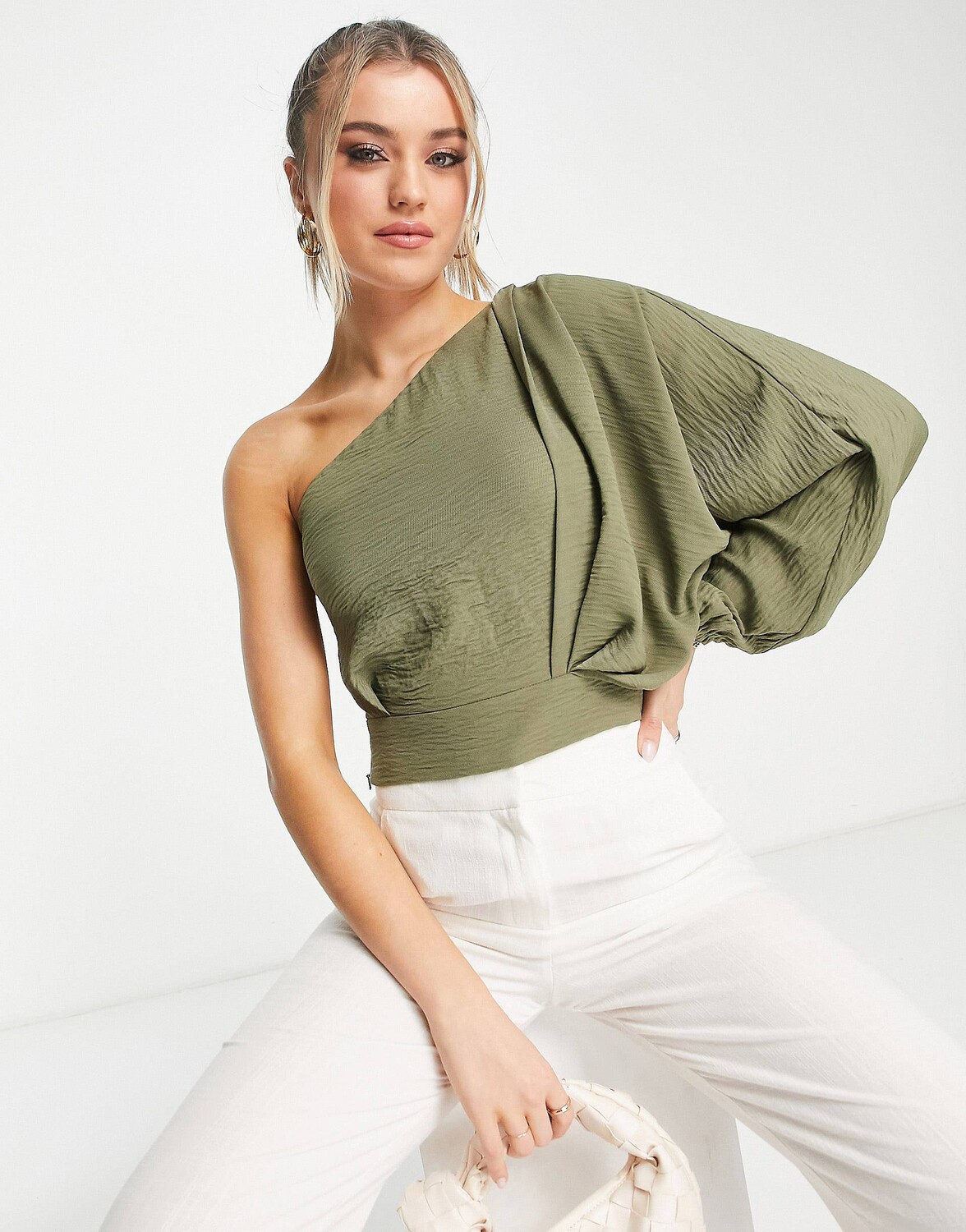 

Оливковый топ с драпировкой на одно плечо ASOS DESIGN