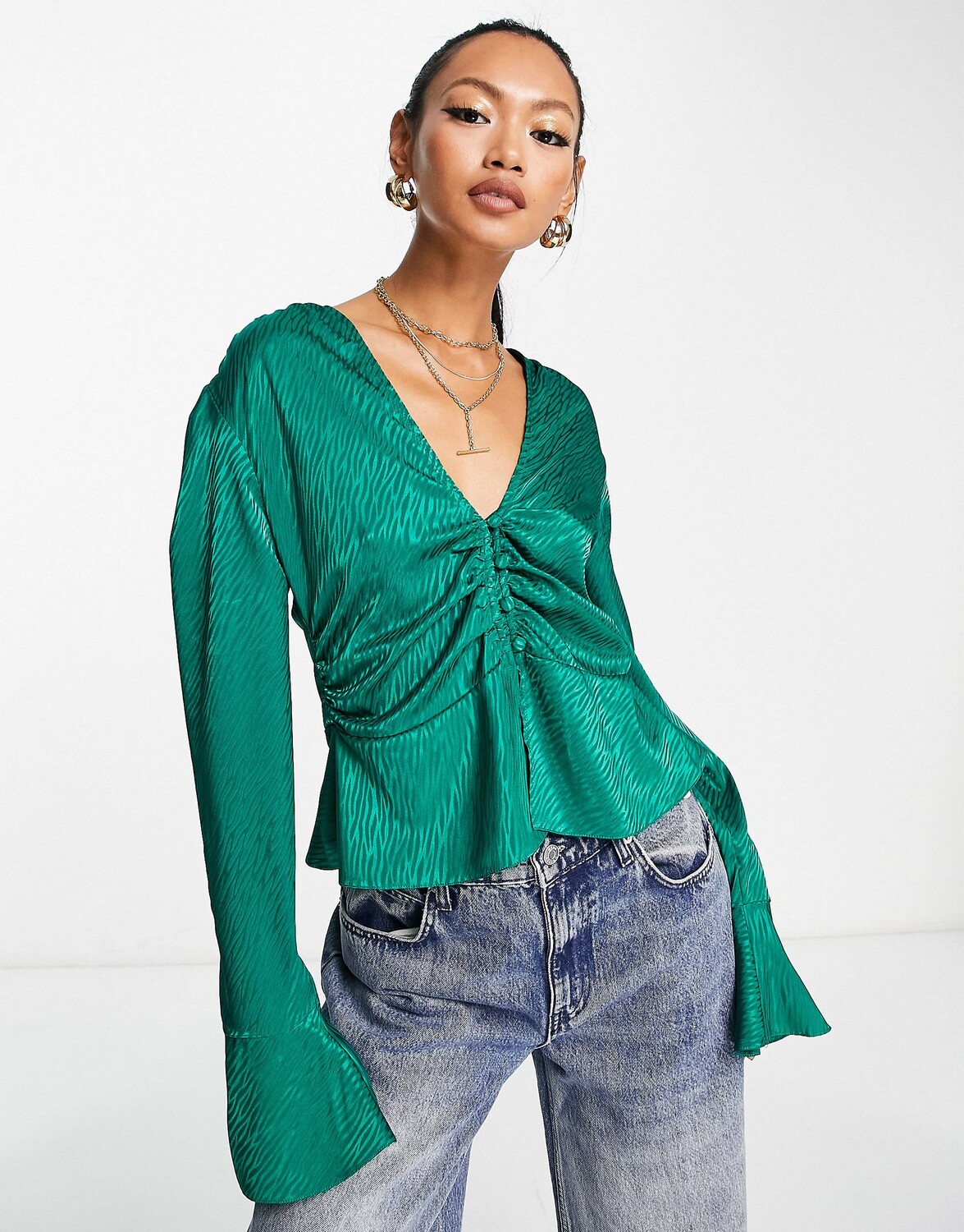 

Зеленая жаккардовая блуза ASOS DESIGN с рюшами на талии и галстуком на шее