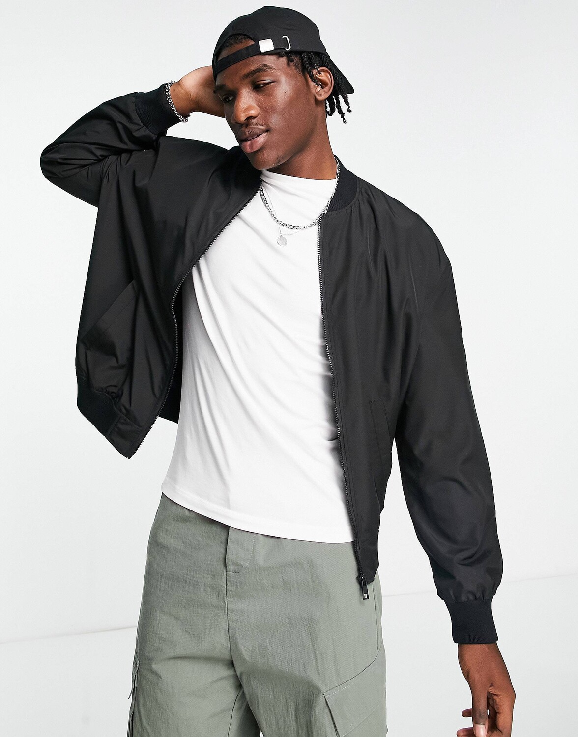 

Черный оверсайз-бомбер ASOS DESIGN