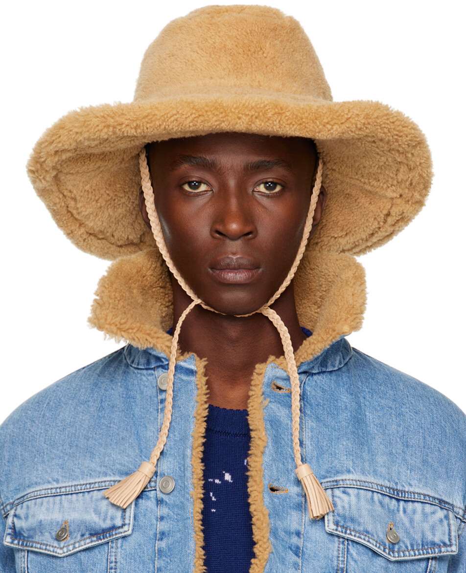 

Коричневая дубленка в ковбойской шляпе Bally