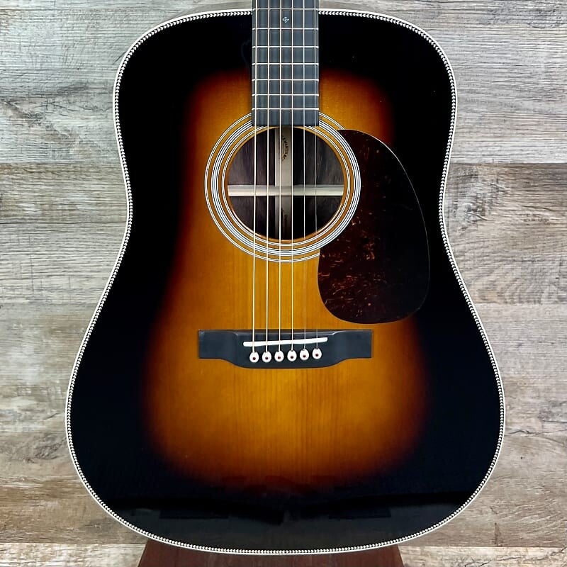 

Martin Custom Shop Dread Adirondack/WEIR 1935 Sunburst с футляром Custom Shop Dread Adirondack/WEIR w/Case