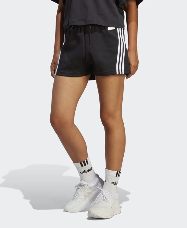 

Тренировочные шорты adidas Sportswear, черный