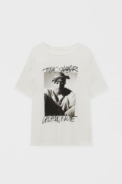 Футболка Tupac с короткими рукавами PULL&BEAR – заказать по доступной ...