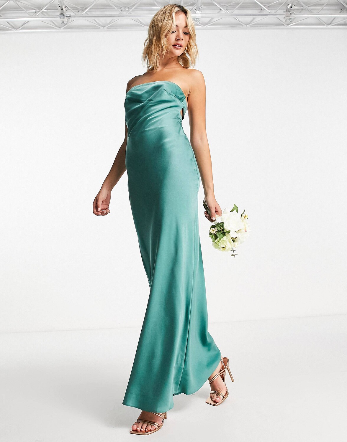 

Бирюзовое атласное платье макси-бандо с пуговицами сзади ASOS DESIGN Bridesmaid, Зеленый