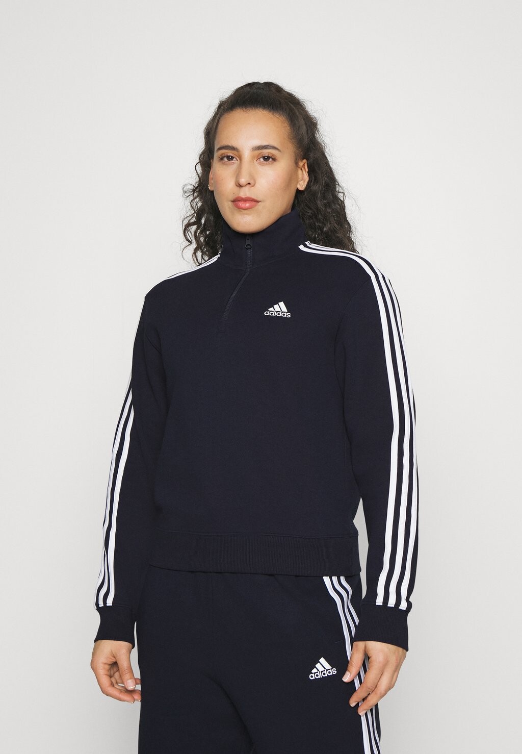

Толстовка Adidas