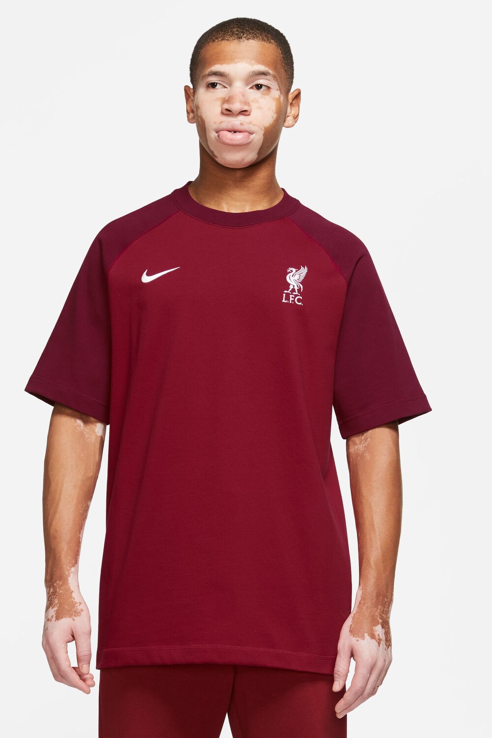 

Футбольная футболка Liverpool FC с короткими рукавами Nike, красный