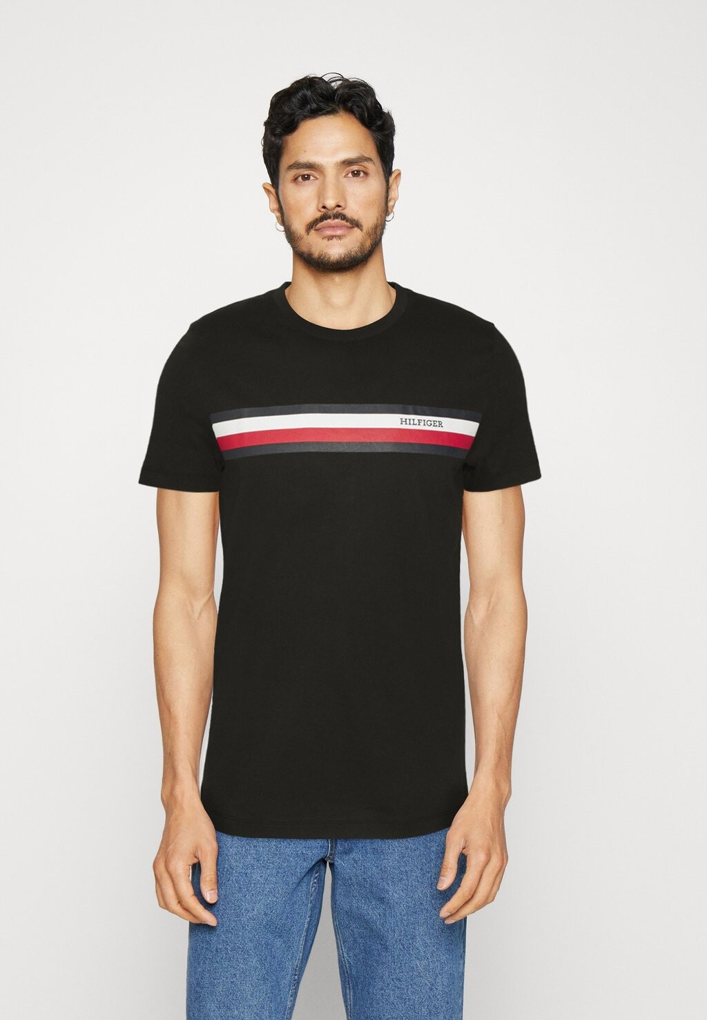 

Футболка с принтом Tommy Hilfiger, черный