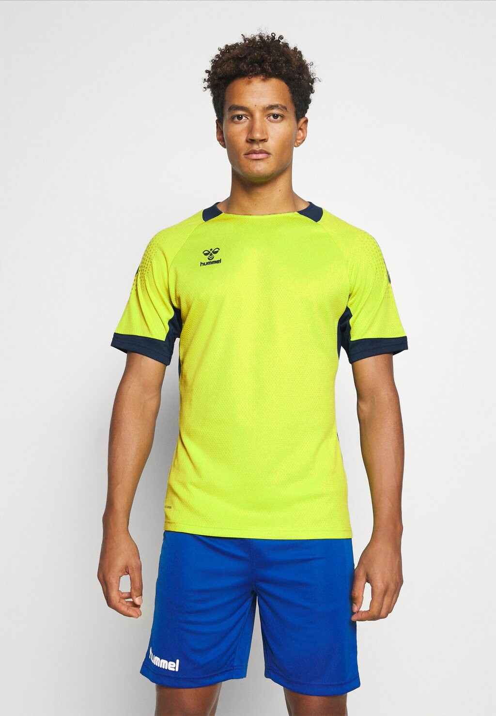 

Спортивная футболка Hummel, зеленый