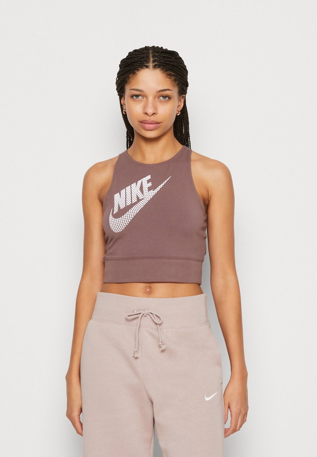 

Топ Nike