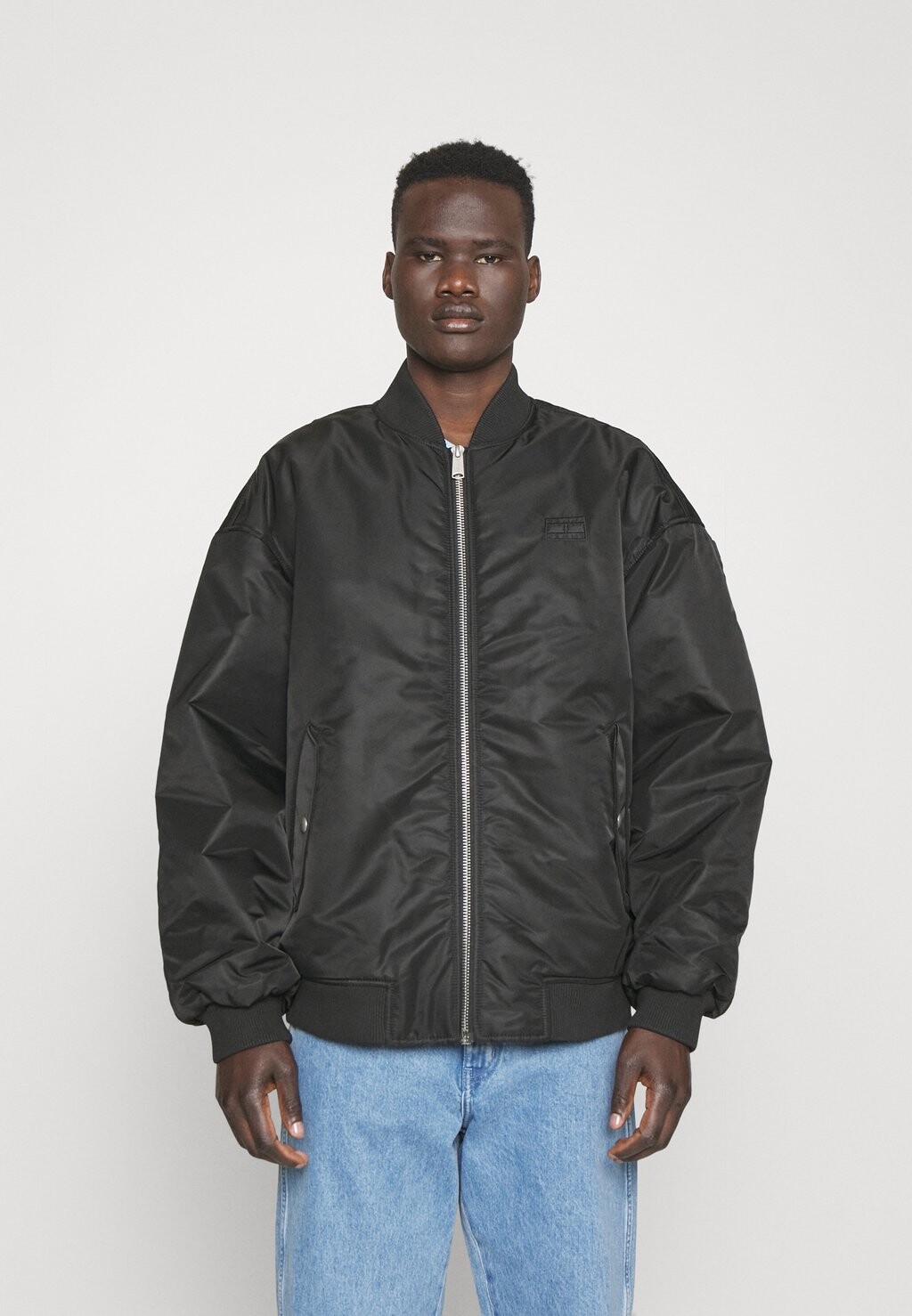

Зимняя куртка Tommy Jeans
