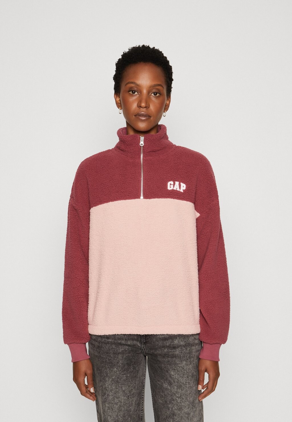 

Толстовка из флиса COSY LOGO GAP, сухая роза