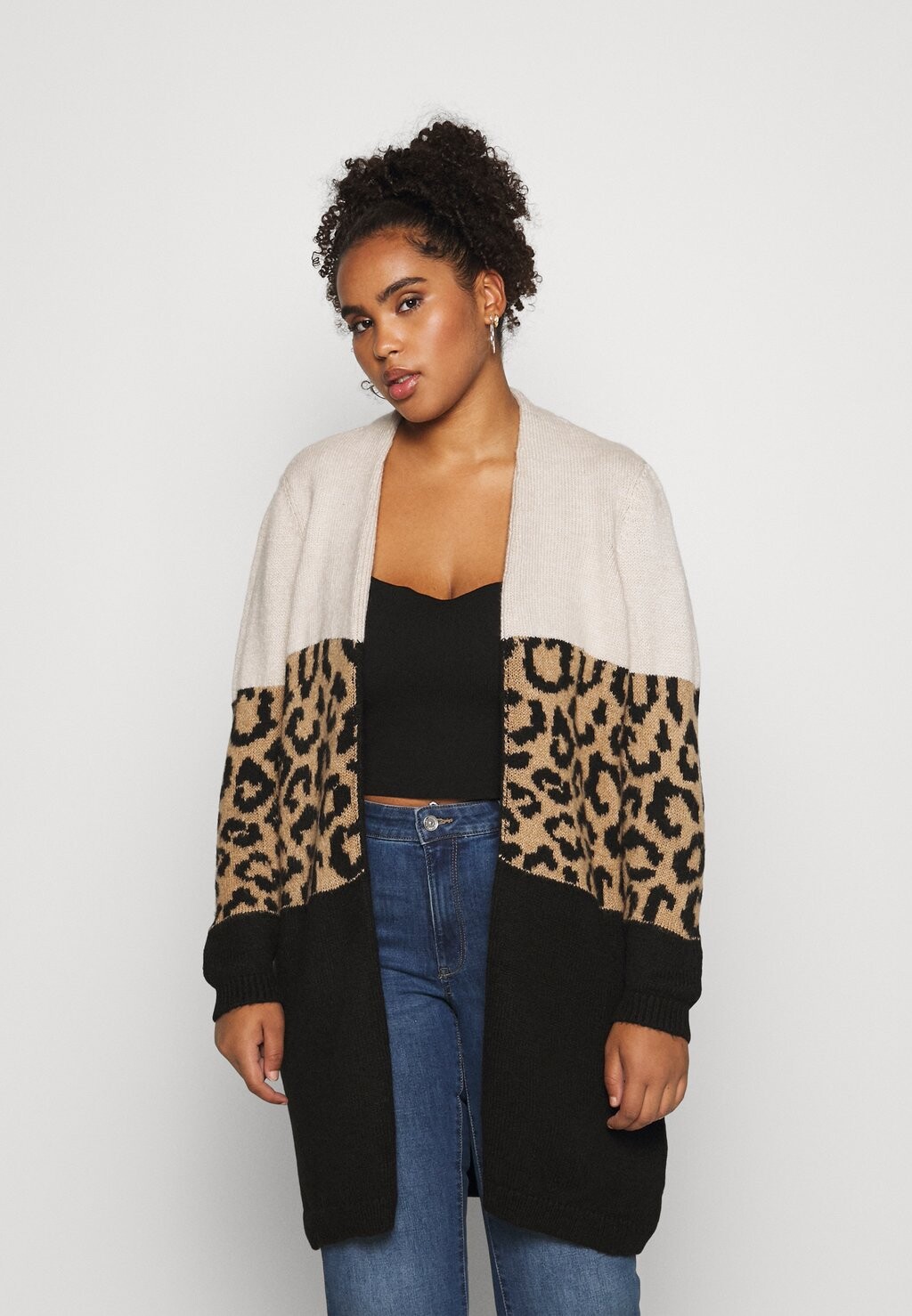 

Кардиган ONLY Carmakoma JADE ANIMAL LS, бежевый