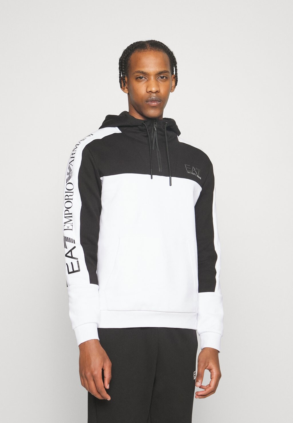 

Толстовка EA7 Emporio Armani, белый